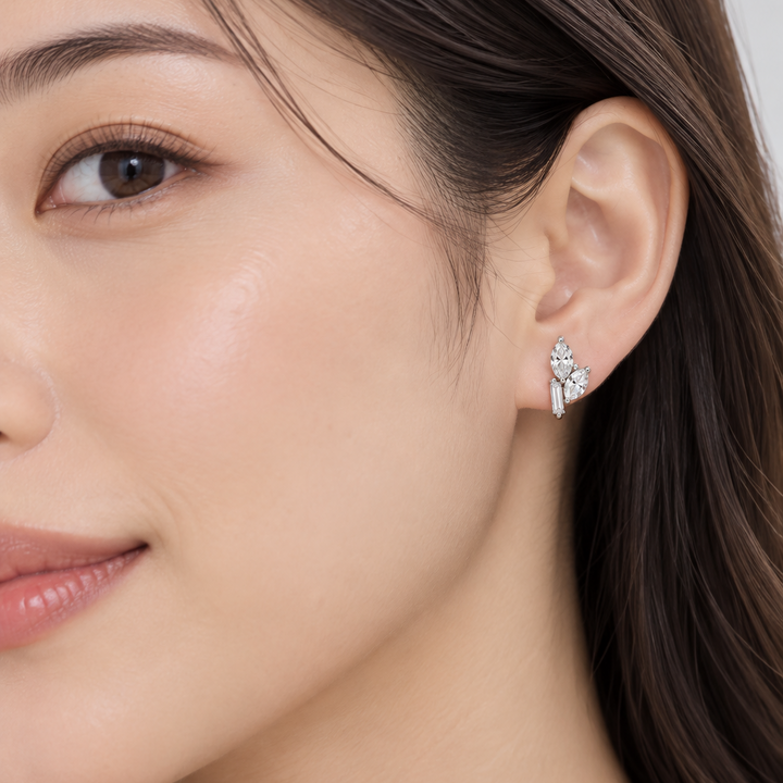 Éclore Petite Stud Earrings (MG419)
