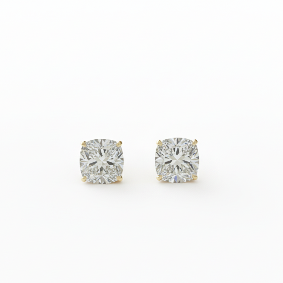 Cushion cut Stud and Round cut Back (MG2003)