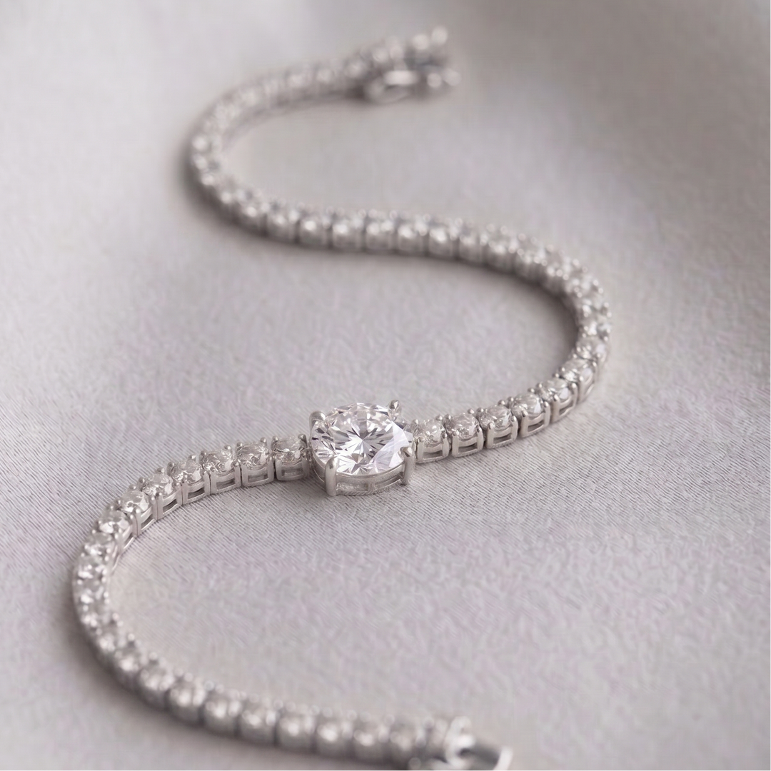 Signature Center Tennis Bracelet : Diamond Oval Cut (MG227)
