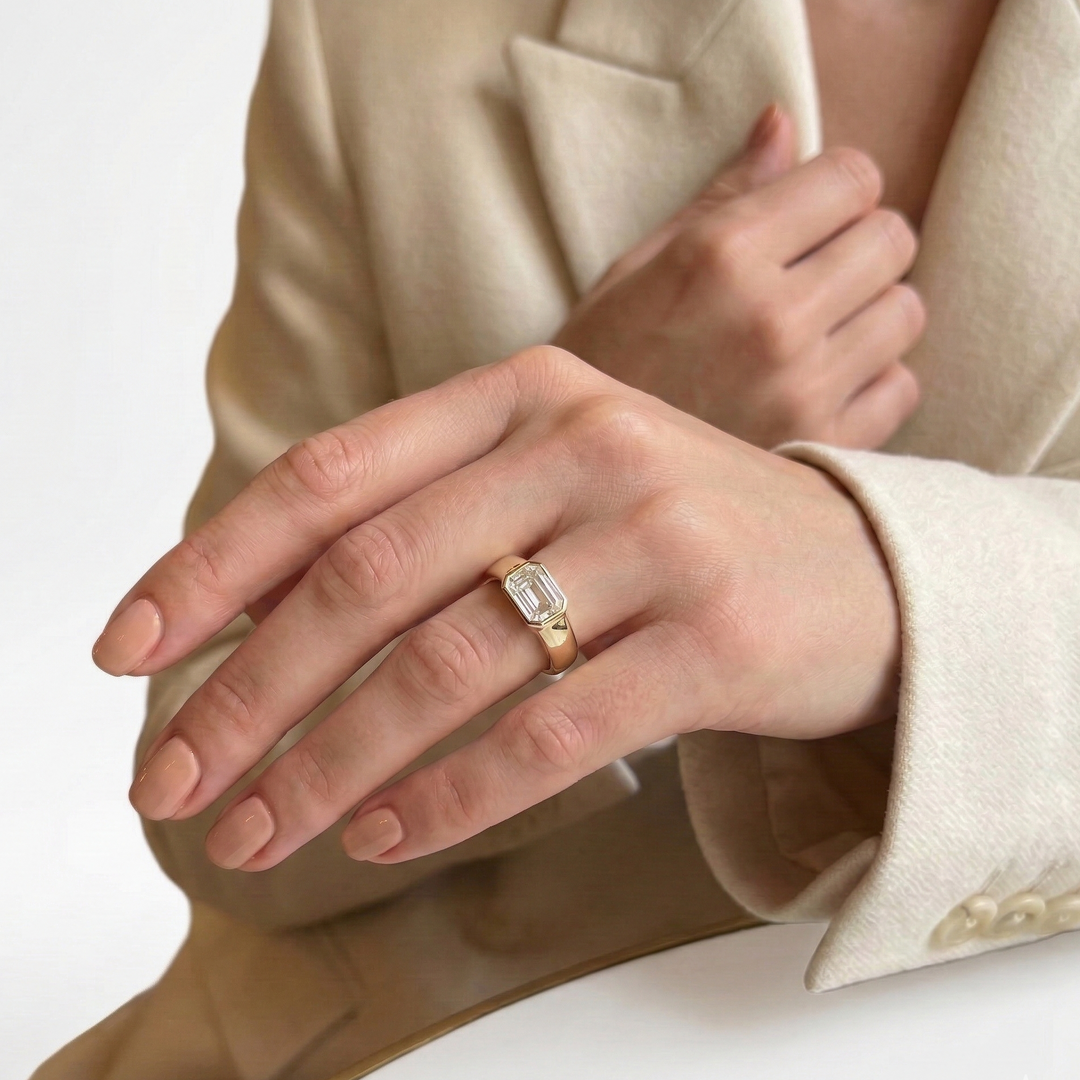 Atlas Emerald Ring (MG136)