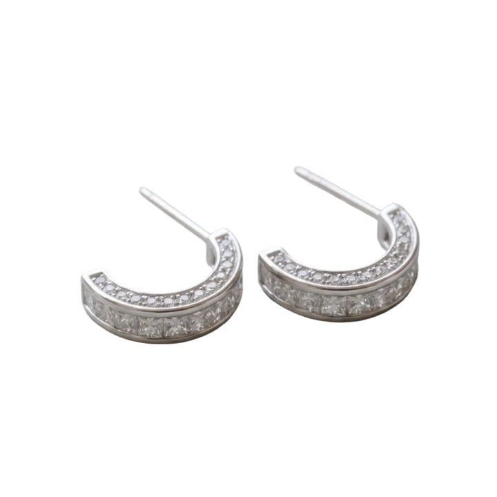 Brilliance Curve Studs (MG484)