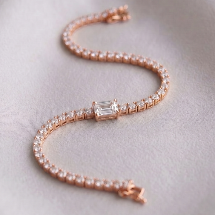 Signature Center Tennis Bracelet : Diamond Emerald Cut (MG228)