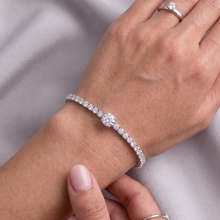 Signature Center Tennis Bracelet : Diamond Round Cut (MG225)