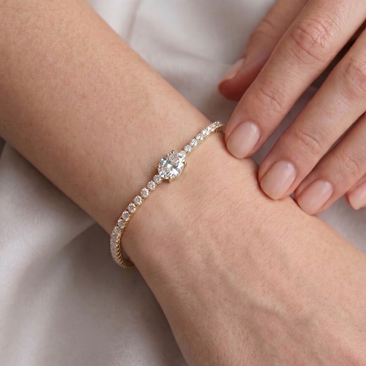 Signature Center Tennis Bracelet : Diamond Oval Cut (MG227)
