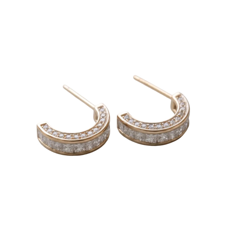 Brilliance Curve Studs (MG484)