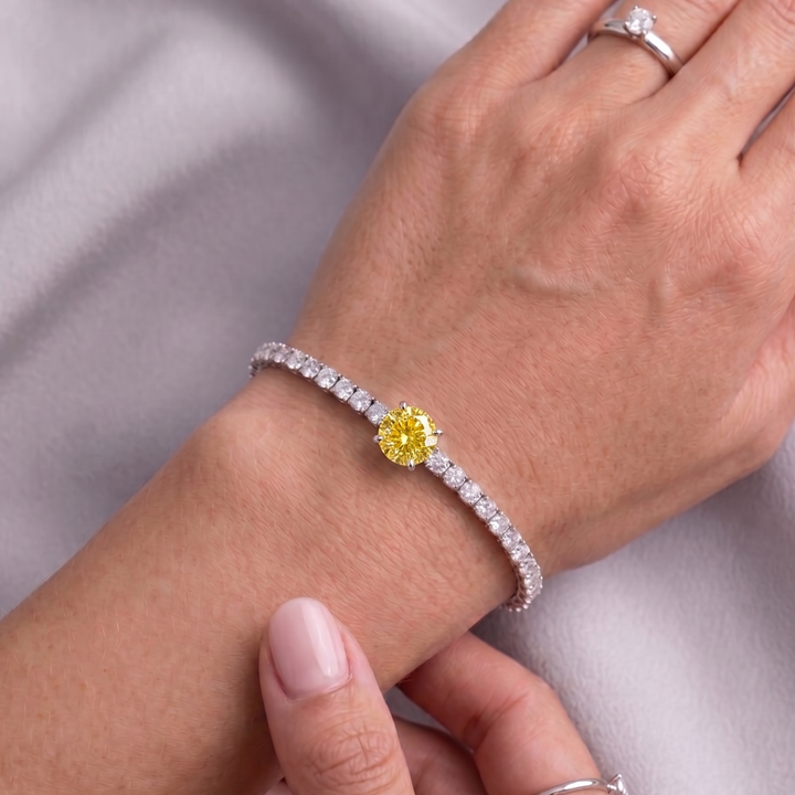 Signature Center Tennis Bracelet : Yellow Diamond Round-Cut (MG229)