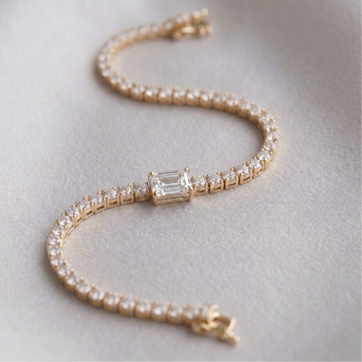 Signature Center Tennis Bracelet : Diamond Emerald Cut (MG228)