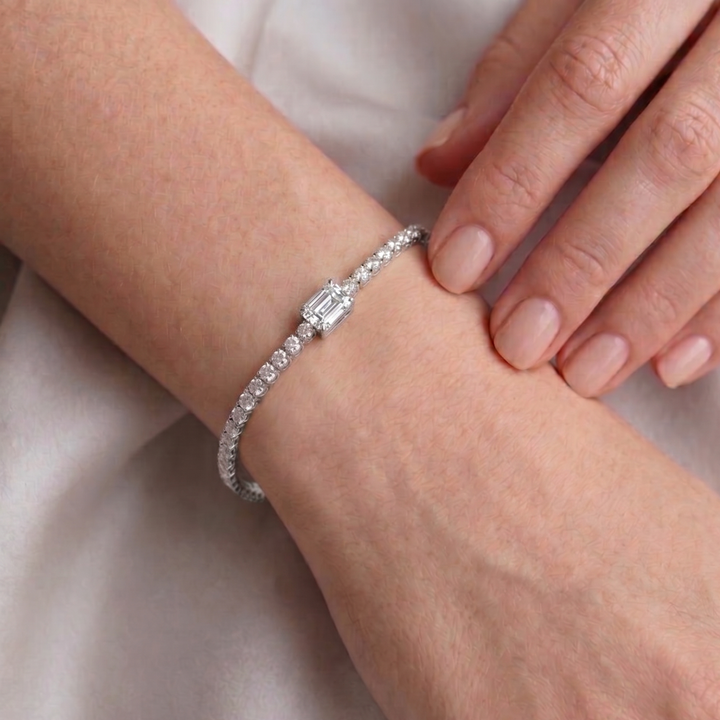 Signature Center Tennis Bracelet : Diamond Emerald Cut (MG228)