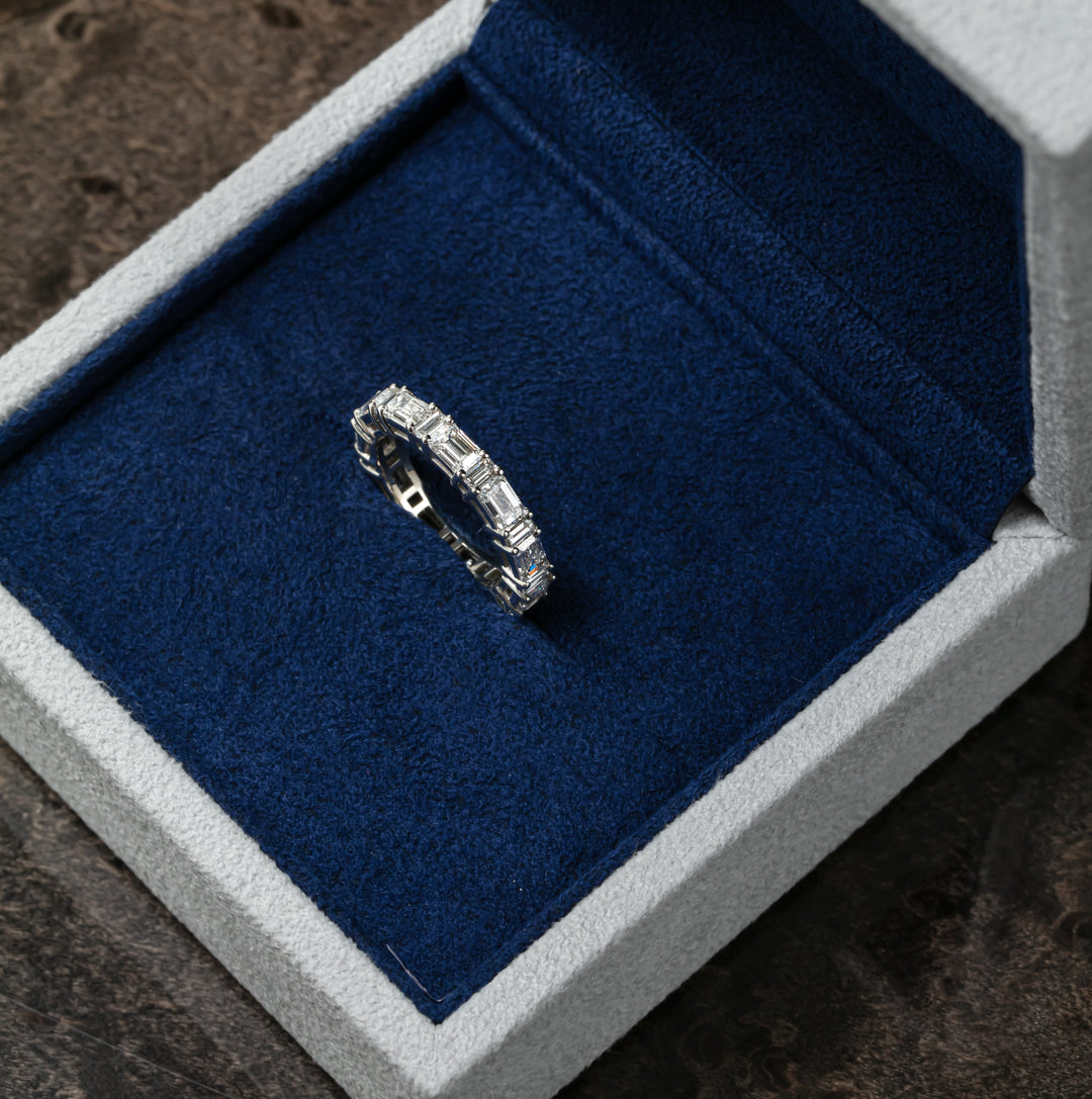 Emerald Line Ring (MG245)