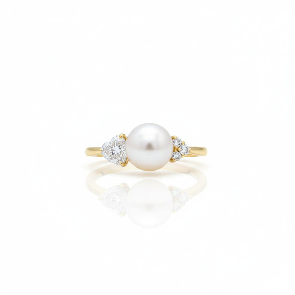 Yellow Gold Akoya pearl and heart diamond ring — M Grace Jewelry MG062